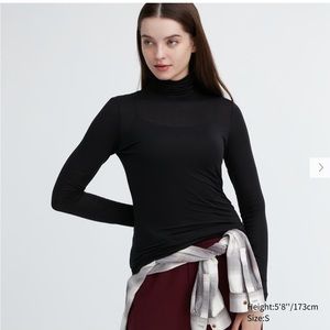 UNIQLO heattech long sleeve T